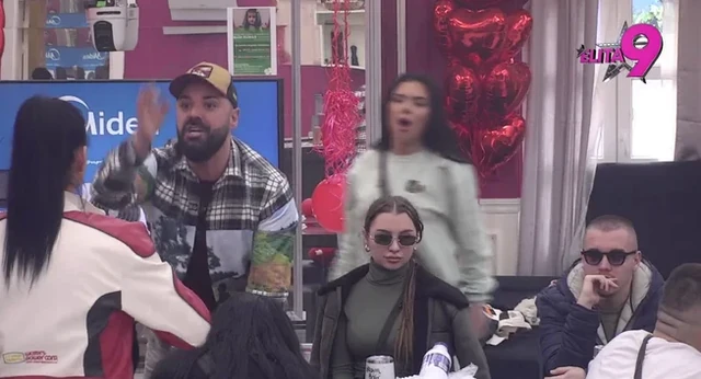 "Mama te razdvojila od tate, pa bi ti da razdvojiš moje dete od mene" Anita opet udarila na Anđela, ORILA SE CELA ELITA