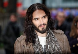 Russell Brand chce tytułu. Szlacheckiego!