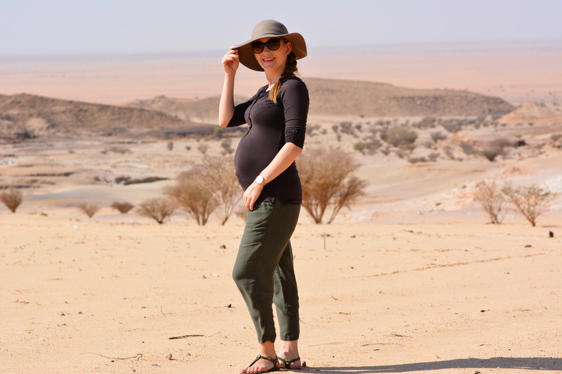 Joanna Krzystek w Cathedral Rock, na pustyni niedaleko Rijadu