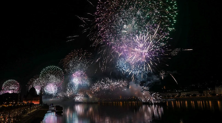 A 2022. augusztus 27-i tűzijáték képei / Fotó: Zsolnai Péter