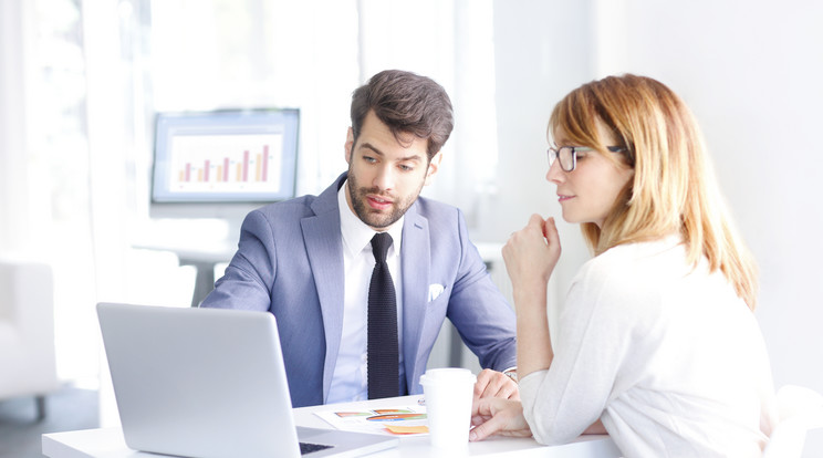 A bank a hitelszerződés 
aláíratása előtt köteles 
gondosan tájékoztatni 
az ügyefeleket / Foto: SHUTTERSTOCK