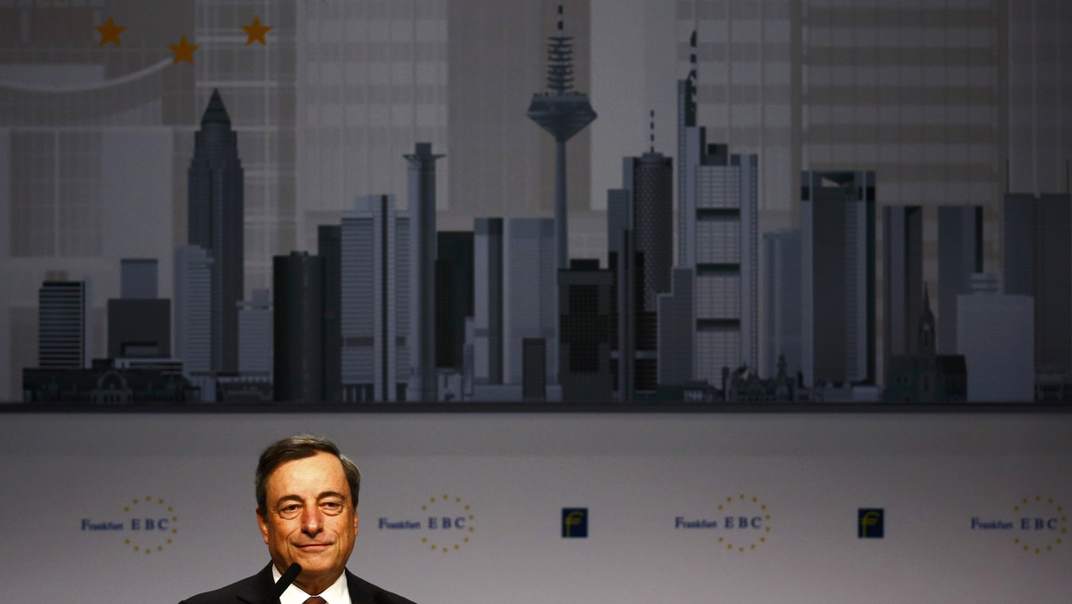 Europejski Bank Centralny rozważa rozszerzenie programu skupu o szereg nowych aktywów w celu pobudzenia inflacji i wsparcia wzrostu w gospodarce strefy euro – powiedział w czwartek prezes EBC Mario Draghi.