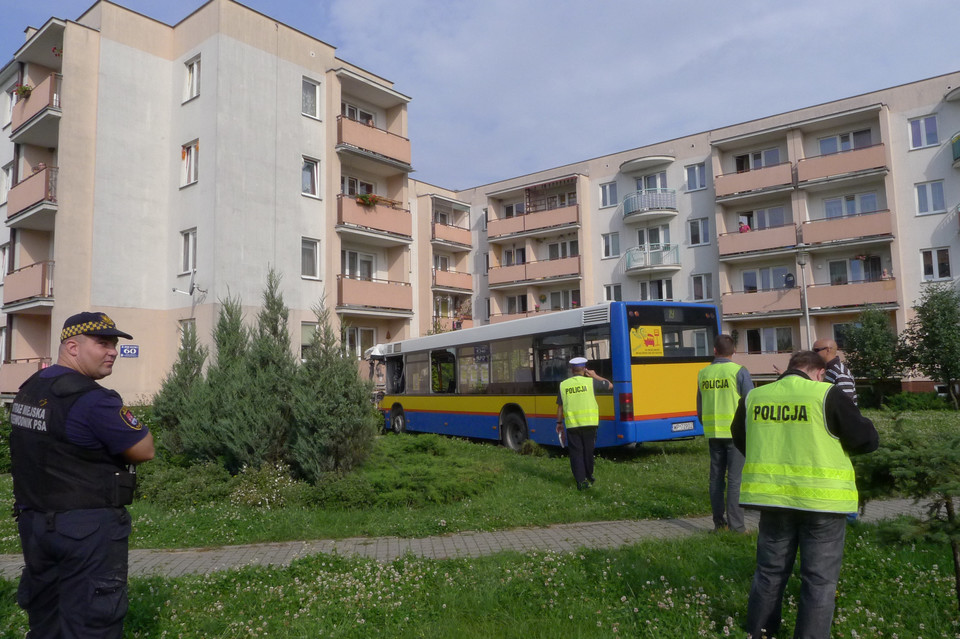 PŁOCK WYPADEK AUTOBUSU