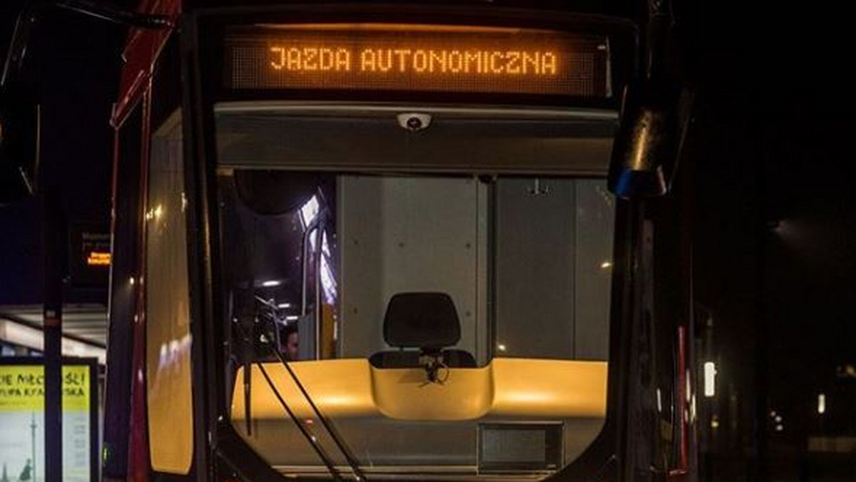 Powstał pierwszy w Polsce system, który umożliwia jazdę tramwaju bez motorniczego. Pierwszy przejazd, dla zaproszonych gości, odbył się w nocy z poniedziałku na wtorek w Krakowie. Drugi, przeznaczony dla wszystkich zainteresowanych, odbędzie się ok. północy, z wtorku na środę.