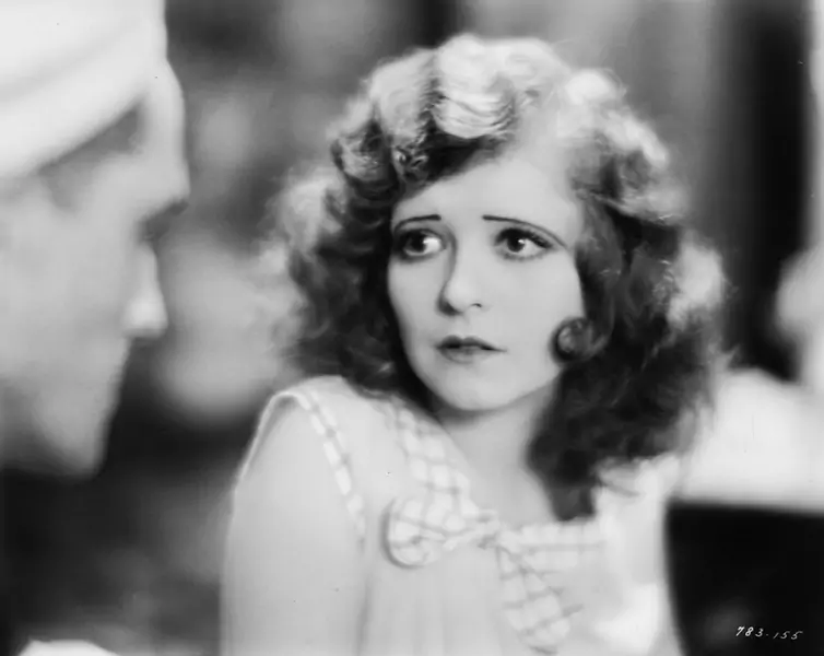 Clara Bow / Bredell / GettyImages 