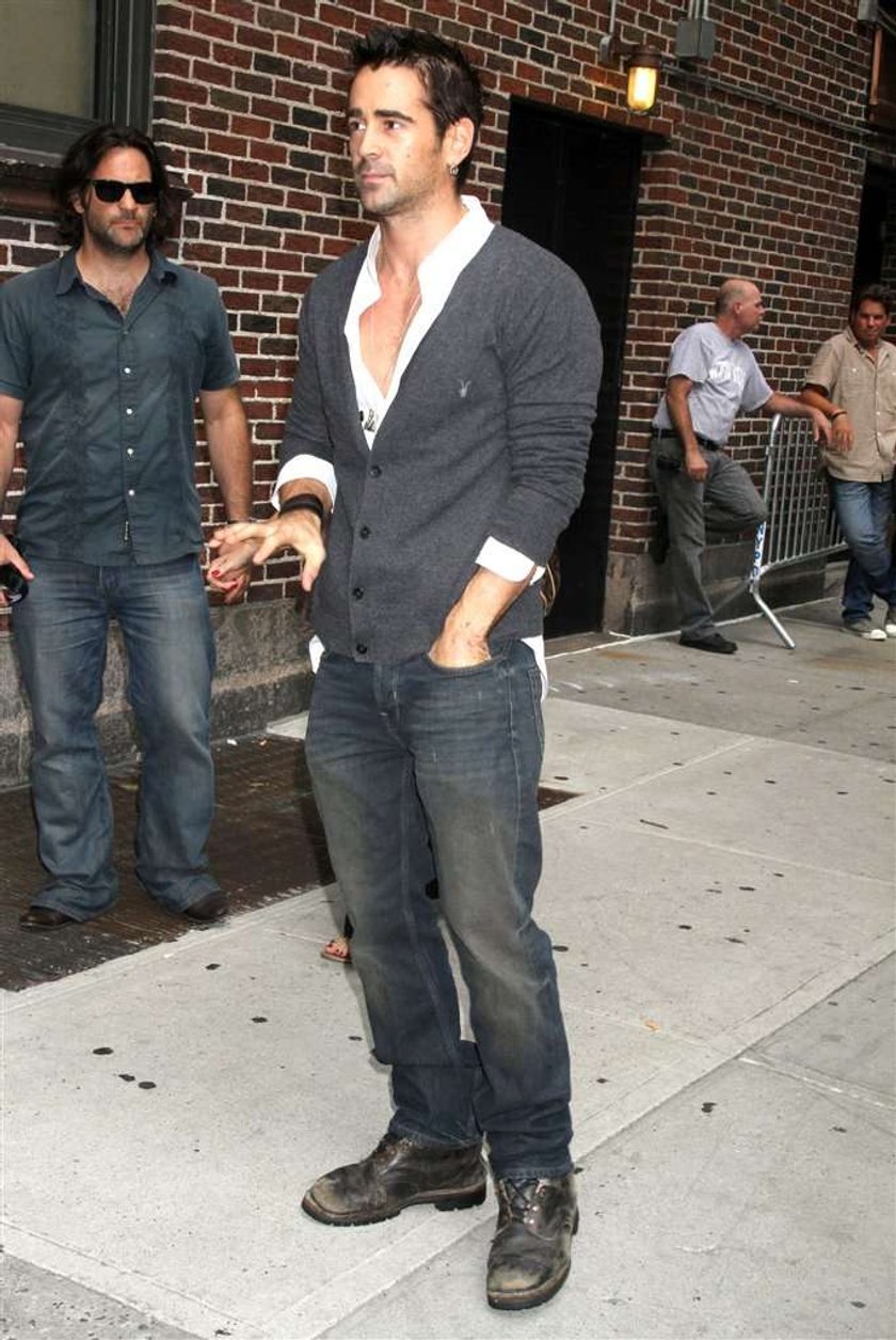 O nie! Colin Farrell w brudnych butach. To jest nowa moda