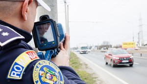 Rumunski policajac sa radarom