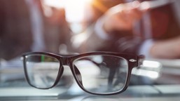 dofinansowanie do okularów od pracodawcy 2025. ile wynosi? jak często można się ubiegać o dopłatę?
