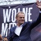 Donald Tusk na proteście w obronie TVN i wolnych mediów 