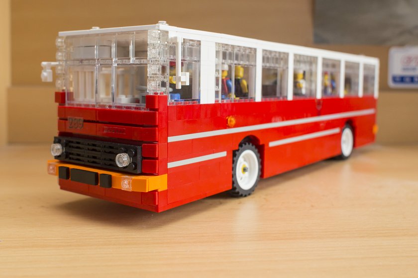 Autobus z klocków Lego