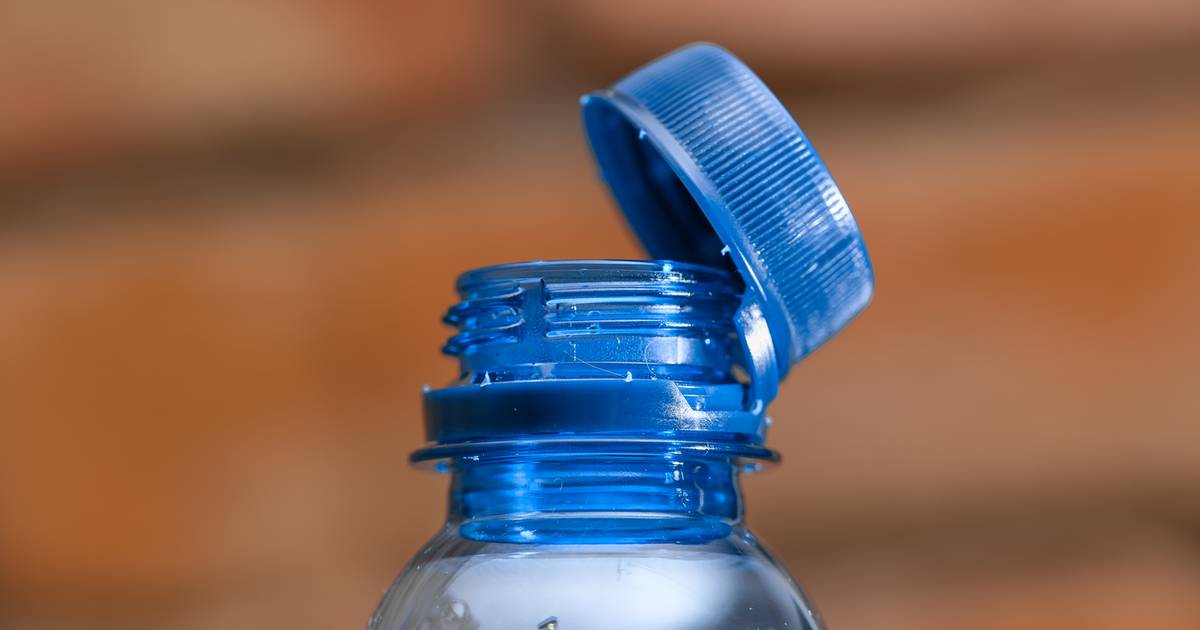 Plastikowe nakrętki wykorzystasz w kuchni lub pokoju dziecięcym. Nietypowy trik