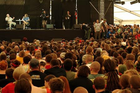 Przystanek Woodstock 2009: Lech Wałęsa gościem Akademii Sztuk Przepięknych