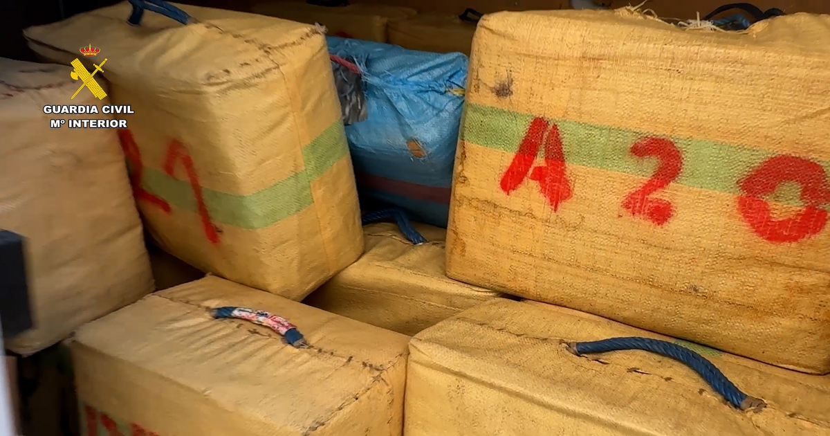 La Guardia Civil decomisa 4.200 kg de hachís en Xàbia y detiene a 3 personas