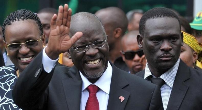 Tanzania's President elect John Pombe Magufuli salutes members of the ruling Chama Cha Mapinduzi Party (CCM) at the party's sub-head office on Lumumba road in Dar es Salaam, October 30, 2015. REUTERS/Sadi Said