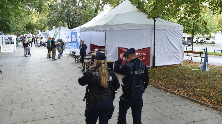 Warszawa. Strzał  w białym miasteczku. Nie żyje 94-latek