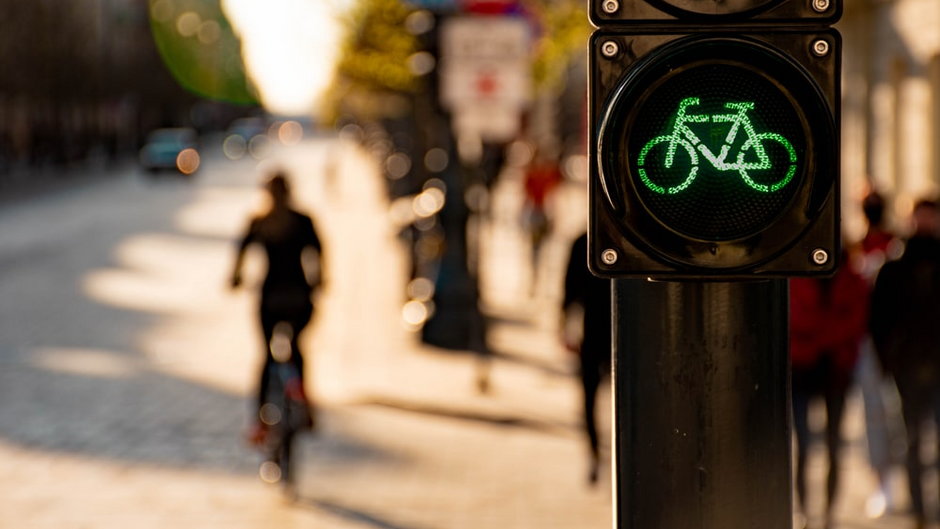 Tylko 222 miasta mają jakiekolwiek dokumenty (strategie, polityki, standardy) dotyczące rozwoju ruchu i infrastruktury rowerowej. Fot. Shutterstock.com/Michele Ursi