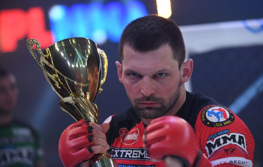 PLMMA 72: Szymon Kołecki zadebiutował w MMA. Szybki nokaut