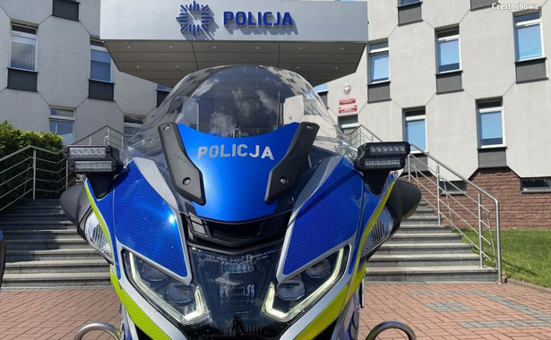 Nowe motocykle BMW R 1250 RT w policyjnych barwach wyjechały na ulice. Mundurowi w całej Polsce otrzymają 91 nowych maszyn do dyspozycji. Inwestycja policji w nowe motocykle kosztowała 5,1 mln zł