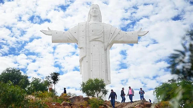 10 of the most impressive statues of Christ from around the world | Pulse  Nigeria