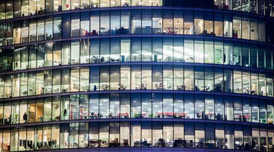 Koniec tajemnicy wynagrodzenia i luki płacowej. PE przyjął nowe przepisy