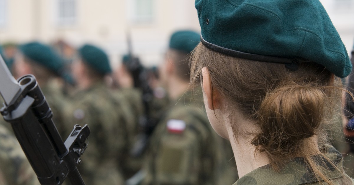 Te osoby dostaną wezwanie do wojska na początku przyszłego roku. Wśród nich kobiety i osoby po 50. roku życia