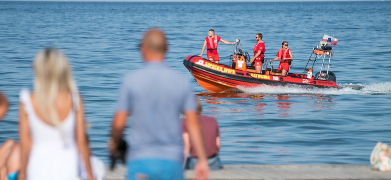 "Wczoraj apel, dzisiaj apel i tak do u... śmierci". Grzechy plażowiczów, braki w systemie, kolejne utonięcia