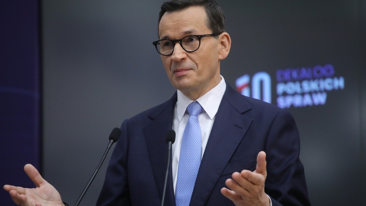 Morawiecki ponawia apel do parlamentarzystów. Straszy Tuskiem