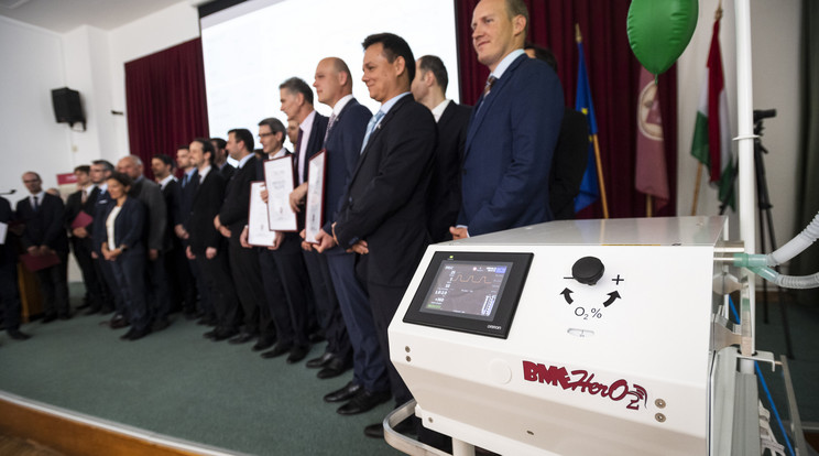 Hamarosan elkezdődik a Műegyetemen kifejlesztett lélegeztetőgép klinikai tesztelése / Fotó: MTI/Mónus Márton