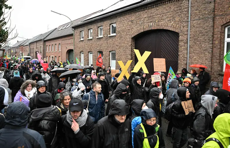 W Lützerath protestowały tysiące aktywistów z całego świata, również z Polski