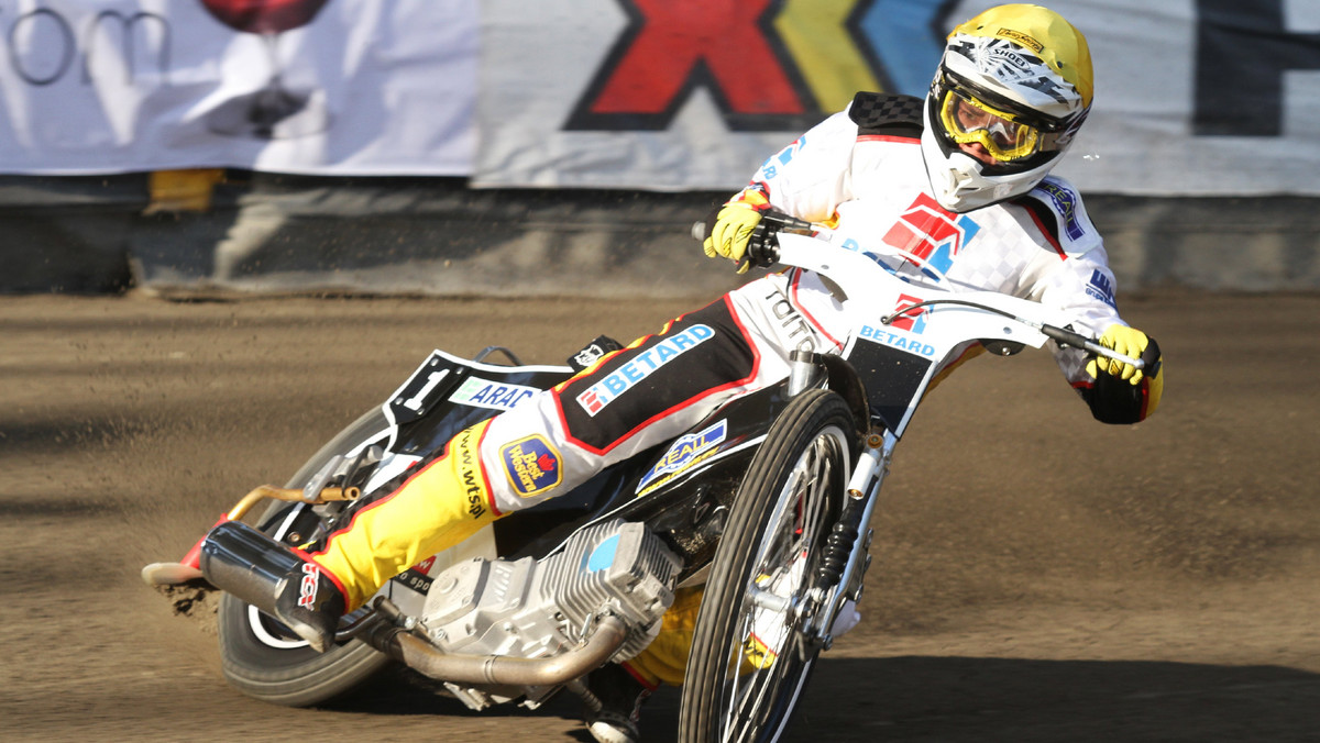 Pechowo zakończył starty w Grand Prix Wielkiej Brytanii na torze w Cardiff Tai Woffinden. Brytyjczyk w swoim czwartym starcie zanotował groźny upadek, po czym został odwieziony do szpitala.