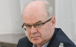 Gen. Skrzypczak: Jeśli UE nam nie pomoże, Polska powinna zrobić dla imigrantów korytarz do Niemiec