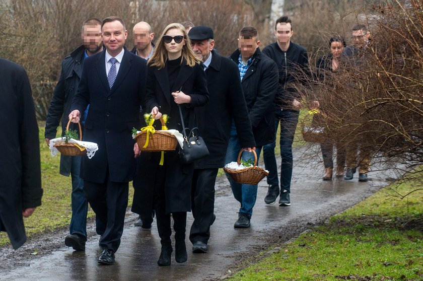 Prezydent z córką poszli ze święconką. A gdzie pierwsza dama?