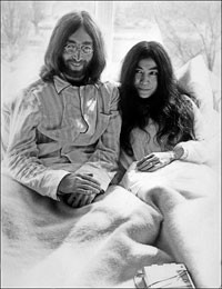 Yoko Ono i John Lennon / fot. East News