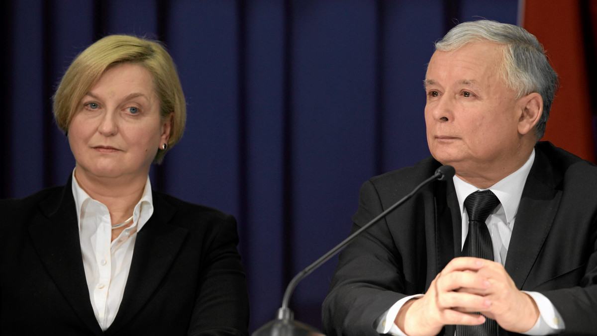 - Jarosław Kaczyński będzie wkrótce premierem, czuję wiatr - mówiła w TVN 24 była szefowa MSZ Anna Fotyga. Odpowiedziała w ten sposób na pytanie, jak Barack Obama odpowie na memoriał o katastrofie i śledztwie smoleńskim, który przekazał mu prezes PiS.