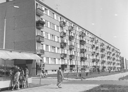 CPN, bumelant, polski cwaniak. QUIZ o nazwach z czasów PRL. Odpowiesz na wszystkie 10 pytań?