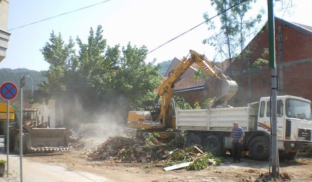 638056_opstina-rusi-objekte-sklone-padu-1