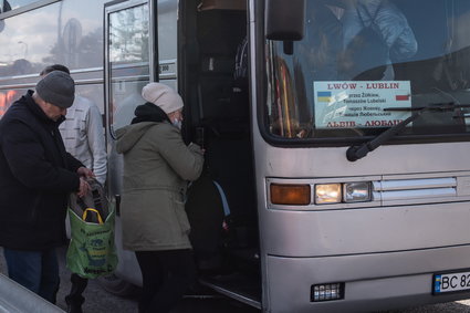 Autobusy kursują przez polsko-ukraińską granicę. Duży ruch na dworcu w Lublinie