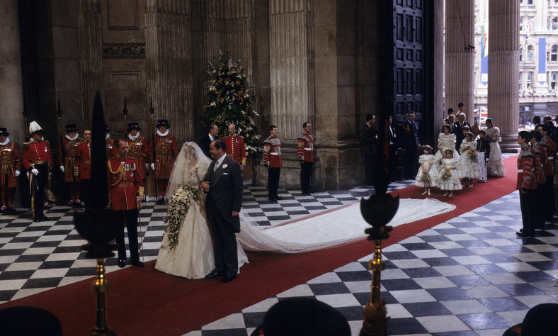 Księżna Diana marzyła o wielkim ślubie