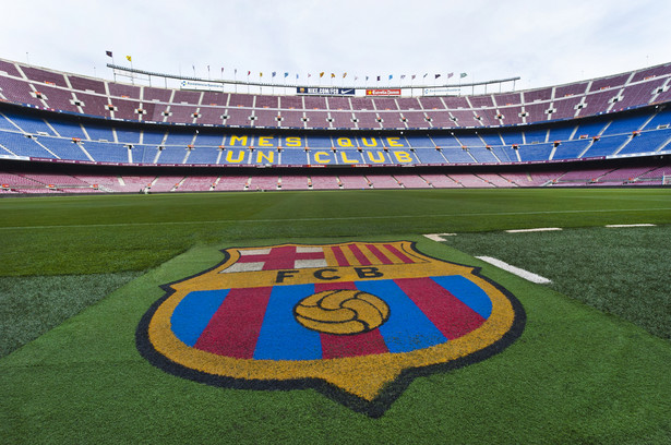 UEFA nałożyła grzywnę na Barcelonę. To kara za wywieszanie na Camp Nou flag w barwach Katalonii