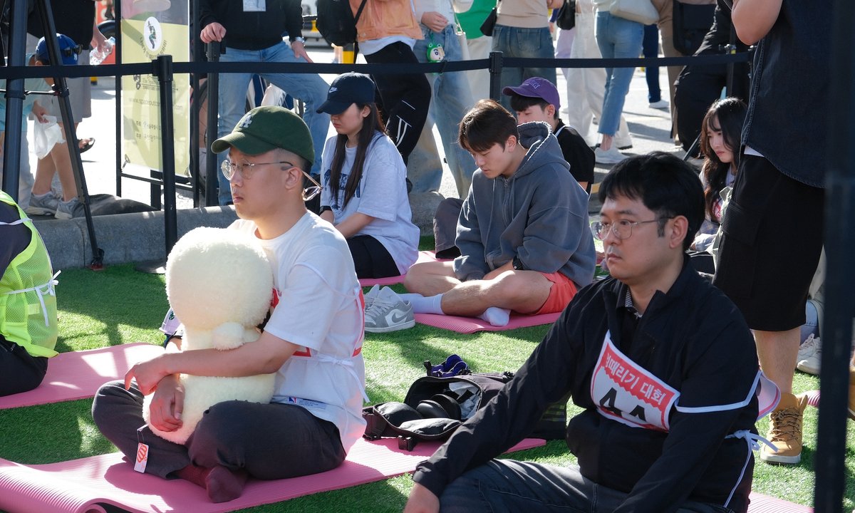 Zawody w nicnierobieniu. Wygrywa ten, kto najlepiej nic nie robi
