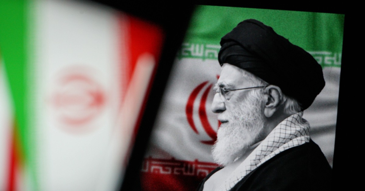 "Nadzorował tortury i morderstwa". Kim jest najwyższy przywódca Iranu i dlaczego zaatakował go Trump?