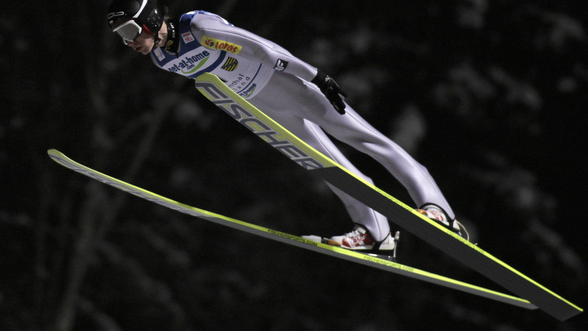 - Nie spodziewałem się aż takiego sukcesu tutaj w Klingenthal - powiedział po zwycięstwie w konkursie Pucharu Świata Kamil Stoch, który po raz drugi w karierze stanął na najwyższym stopniu podium.