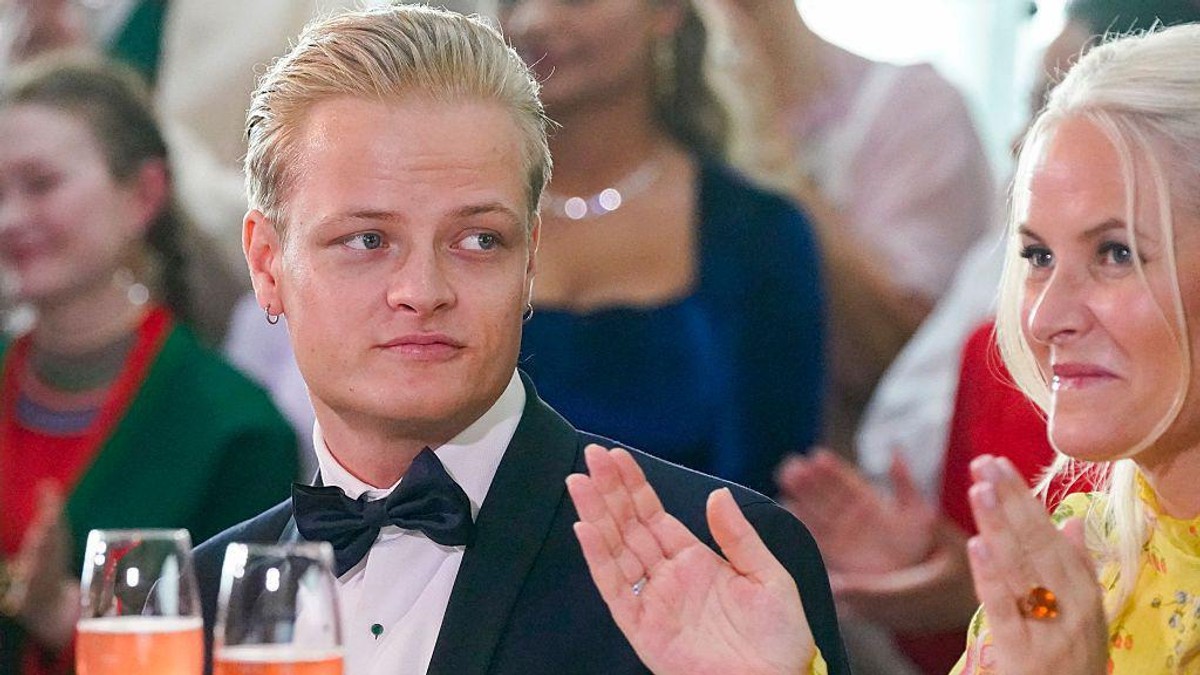 Marijus Borg Hejbi sa majkom, norveškom princezom | Foto: LISE ASERUD/NTB/AFP