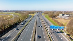 Polacy najszybsi w Europie. Ale to nie powód do dumy