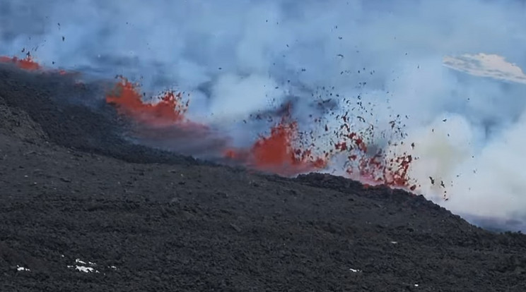 Kitört az Etna, látványos felvételek készültek a vulkánról