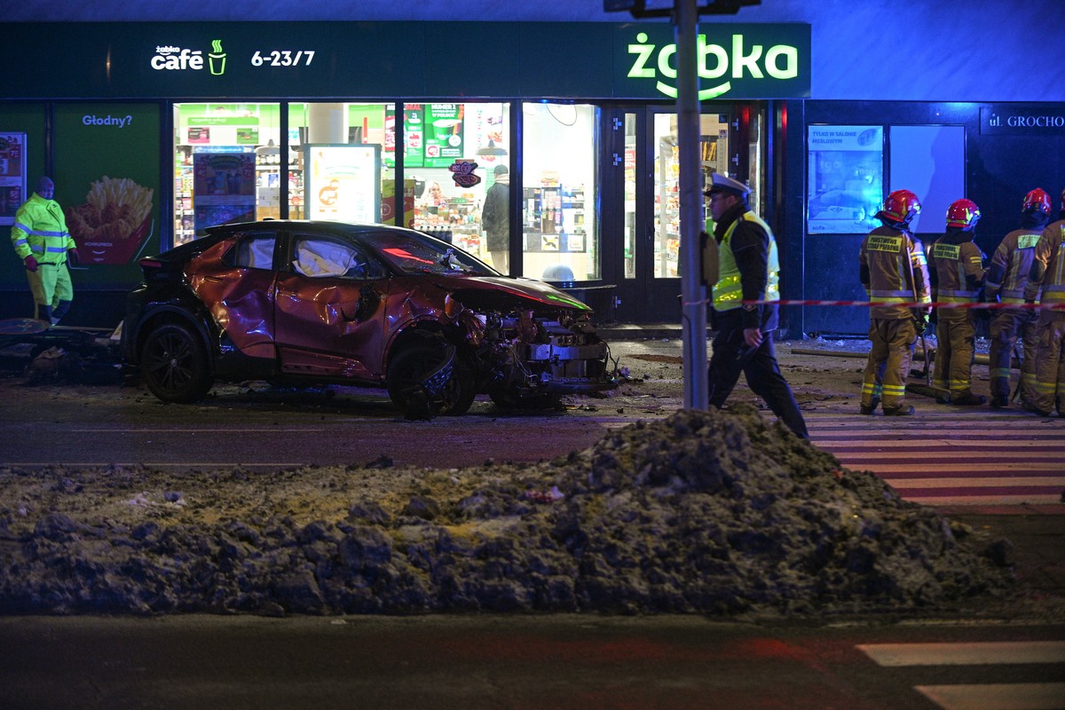 Wypadek na skrzyżowaniu ulic Grochowskiej i Zamienieckiej w Warszawie na Pradze Południe 19 stycznia 2026 r.