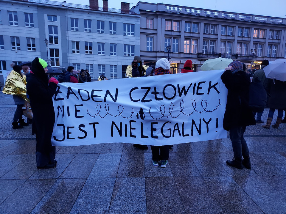 "Żaden człowiek nie jest nielegalny", protest młodzieży w Białymstoku, 2.01.2022