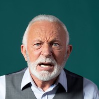 Demenciát is jelezhetnek ezek a szokatlan tünetek – az egyik ilyen az, ha gyakrabban káromkodik