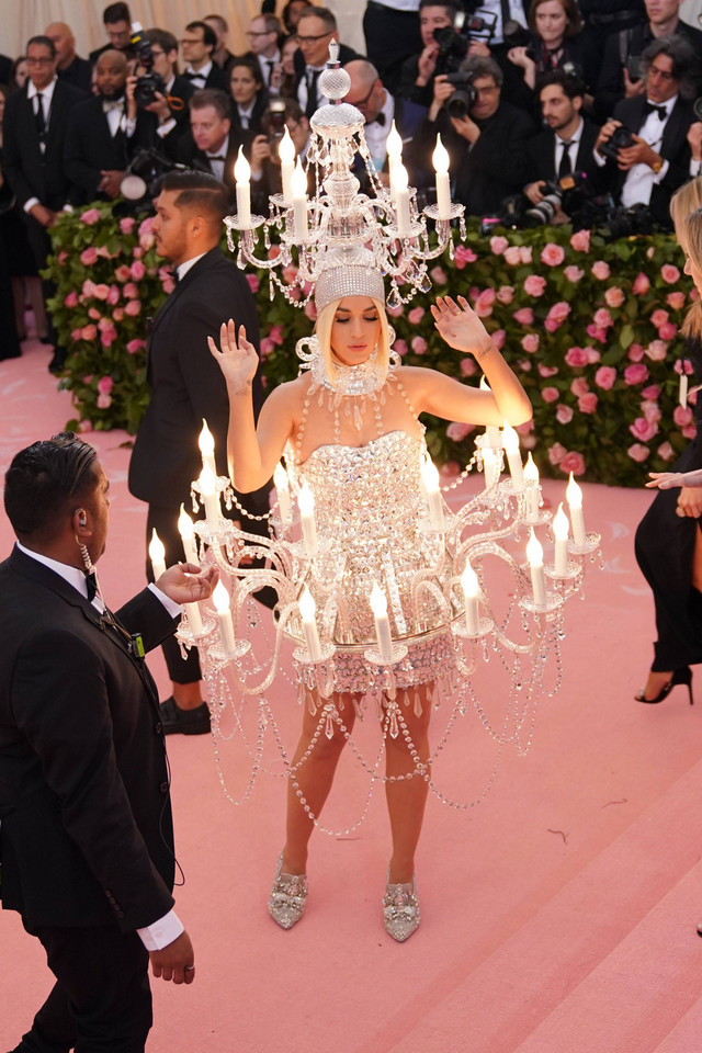 MET Gala 2019: Katy Perry jako świecący żyrandol