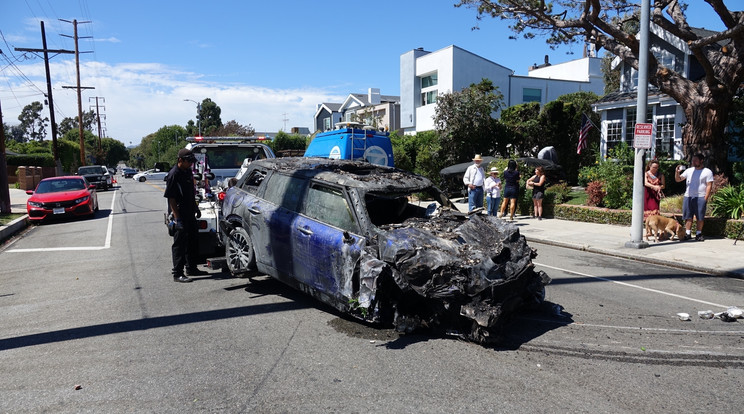 Anne Heche autója összetört és kiégett / Fotó: Profimedia